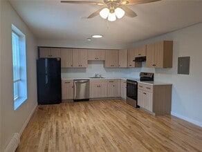 Building Photo - 444 Woodward Rd