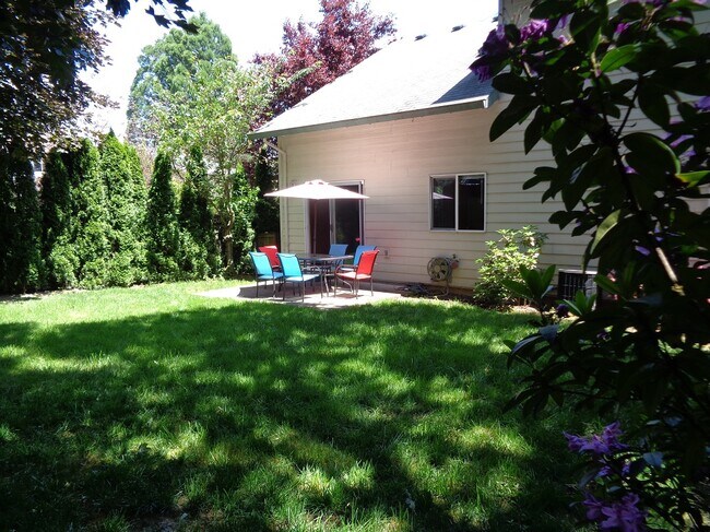 Fenced Private Backyard - 17612 SW Bany Rd