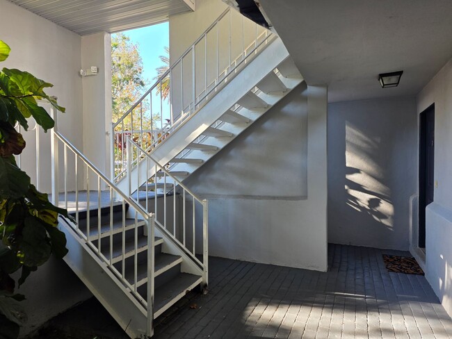 Building Photo - First Floor 2/2.5 Condo at Sabal Point