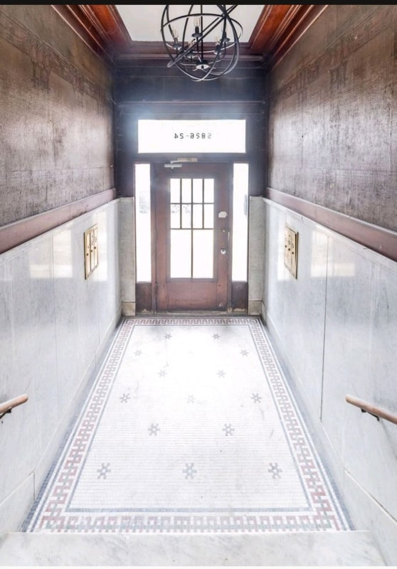 Foto del edificio - 5824 S Michigan Ave