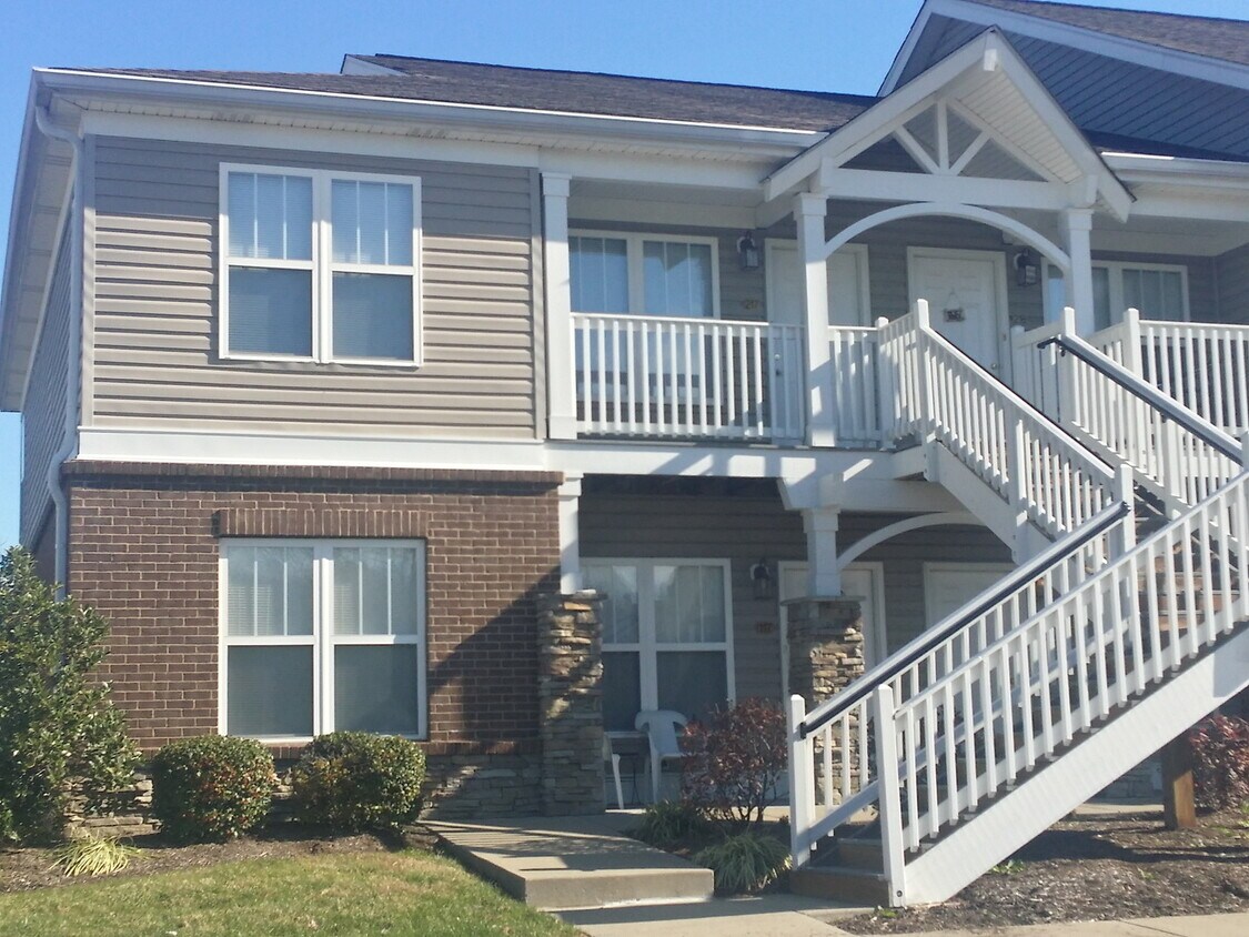 9005 Falcon Crst Ct, Louisville, KY 40219 House Rental in Louisville