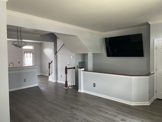 Foto del edificio - 2068 Lockwood Dr