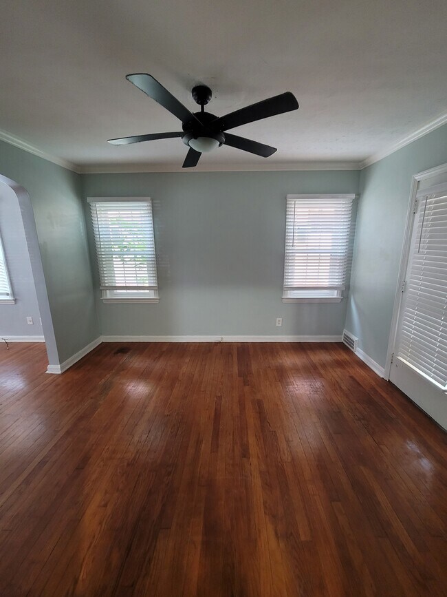 Foto del edificio - 3598 Raymont Blvd