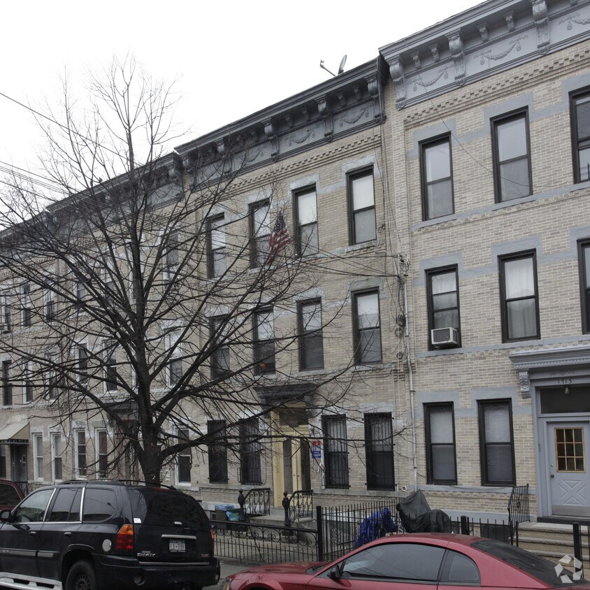 Primary Photo - 1711 Stanhope St