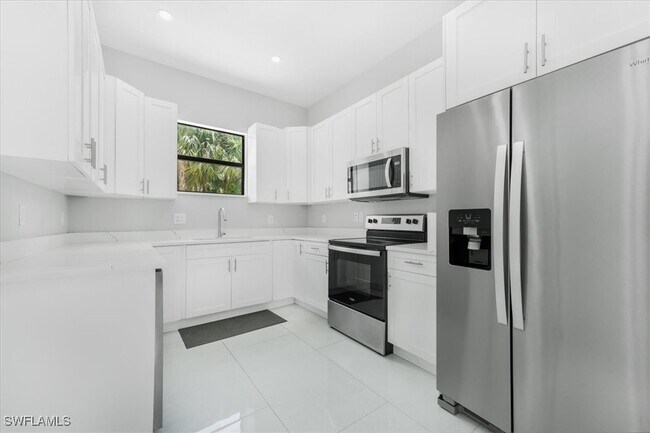 Foto del edificio - 2632 26th Ave SE