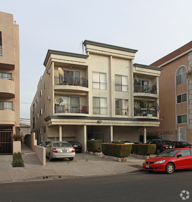 Foto principal - 9023 Alcott St
