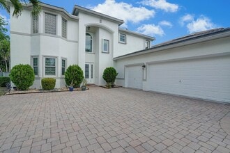 Building Photo - 6164 C Durham Dr