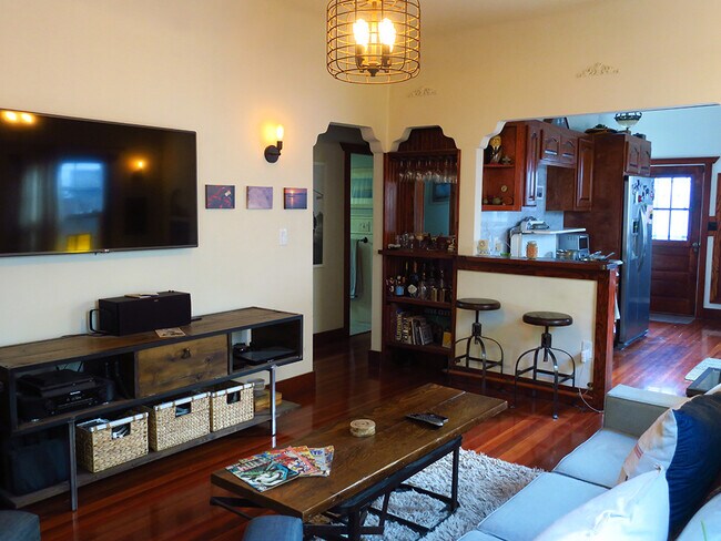 Foto del edificio - 1277 N Berendo St