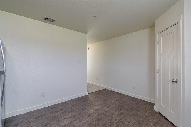 Foto del edificio - 21155 Gosling Rd