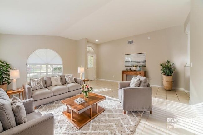 Foto del edificio - 1427 Lake Shore Ranch Dr