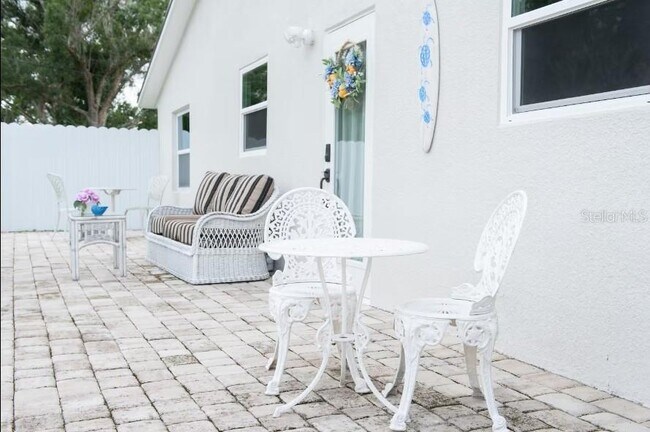 Foto del edificio - 6420 Canary St