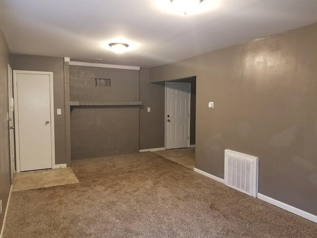 Building Photo - 8400 E 114th Ter