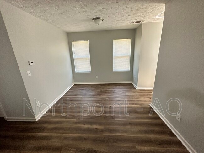 Foto del edificio - 3784 Riverside Causeway