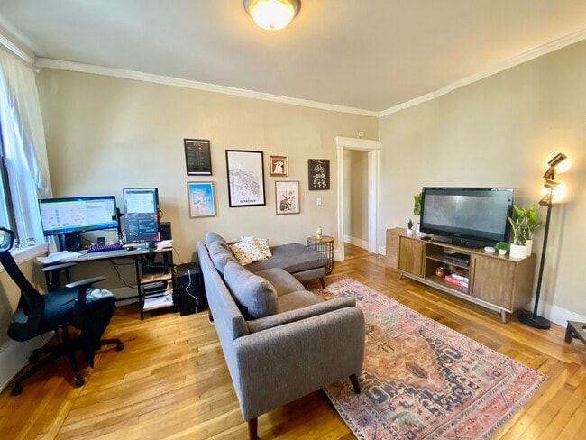 Building Photo - 5 Braemore Rd