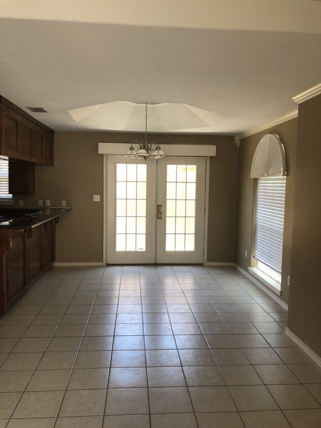 Foto principal - 1415 Leann Rimes Rd