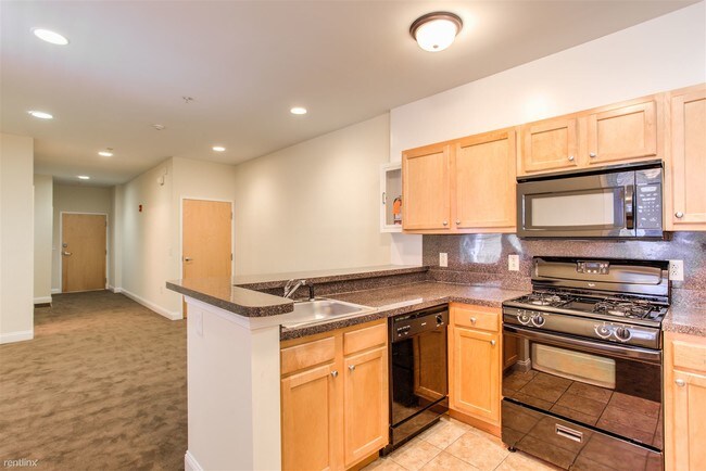Building Photo - 2 br, 1 bath Apartment - 3928 Sansom St
