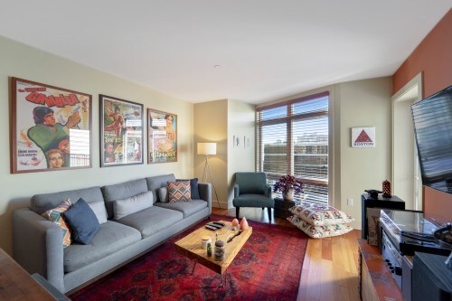 Building Photo - Matae Condo - 1 bedroom + den