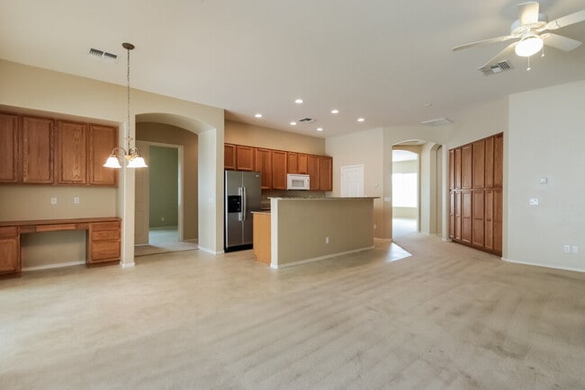Building Photo - 2107 S Sabrina