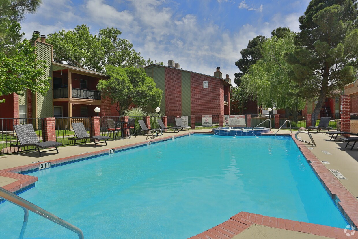Foxglove Apartments Rentals in El Paso at 210 W Redd Rd El Paso, TX