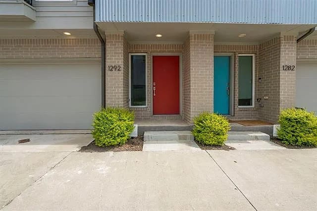 Building Photo - 1292 N Prairie Ave