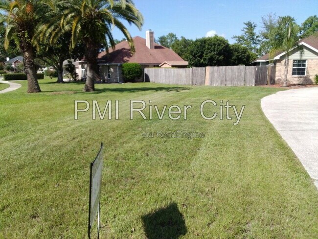 Foto del edificio - 2320 Locustwood Ct