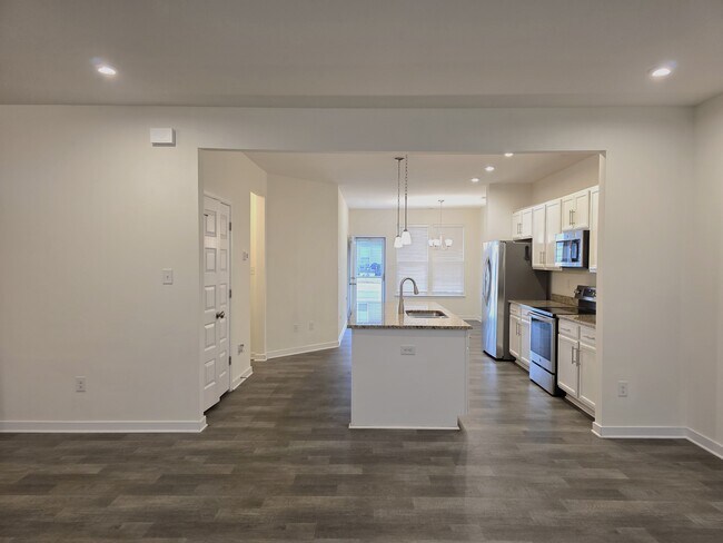 Foto del edificio - 6118 Buntline Ln