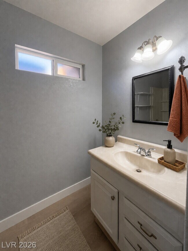 Foto del edificio - 3-Bed Duplex! Perfectly situated near shopping, dining, and everyday essentials– Spacious 1000 Sq...