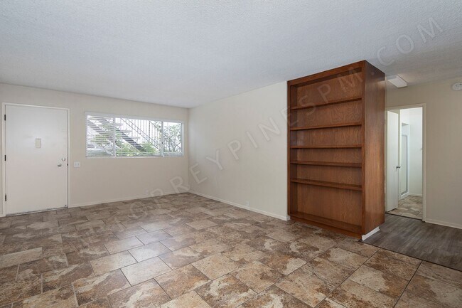 Building Photo - 1 MONTH FREE ~ 2BR w/ Parking in Pacific Beach