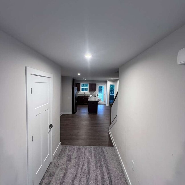 Building Photo - 245 Scenic Rd