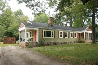 Building Photo - 127 Wedgewood Dr
