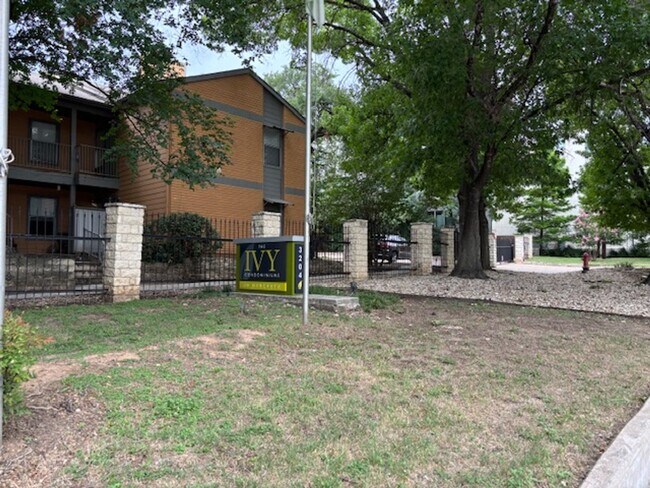 Foto del edificio - Condo in South Austin near Downtown
