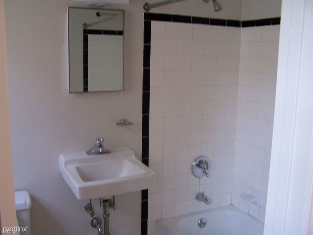Foto del edificio - 2 br, 1 bath Apartment - Carolyn Apartments