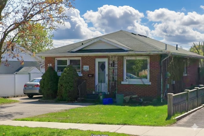 Building Photo - 39 Kelvin Ave