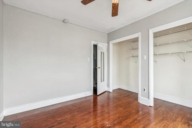 Foto del edificio - 4319 Mitchell St