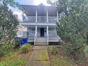 Building Photo - 2833 E 127th St