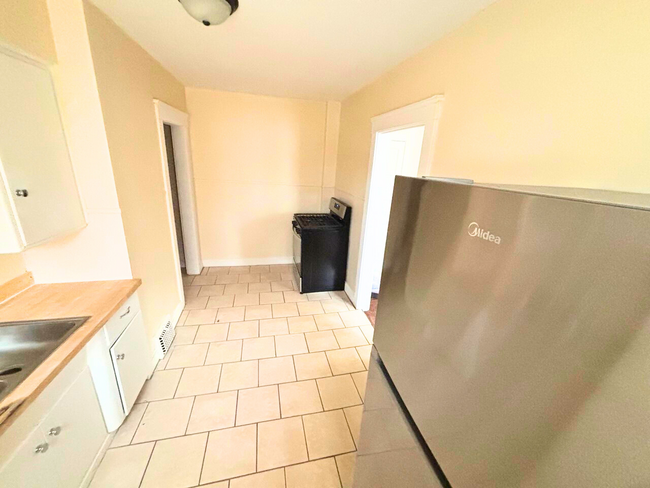 Foto del edificio - 3281 W 111th St