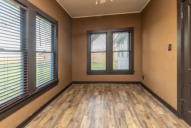 Building Photo - 825 FM 5714