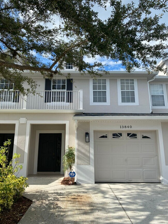Foto del edificio - BEAUTIFUL 3 BEDFROOM, ,2.5 BATHROOMS TOWNH...