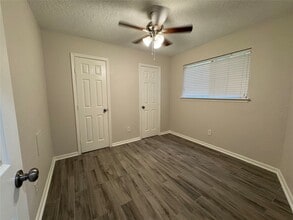 Building Photo - 12800 Briar Forest Dr