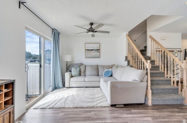 Foto del edificio - 1661 W Madison View Dr
