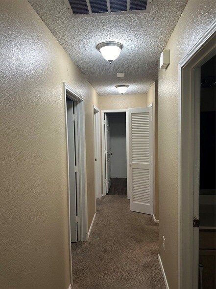 Foto del edificio - 2604 Crystal Falls Dr