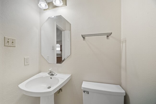 Building Photo - 16326 Brush Meadow Ct
