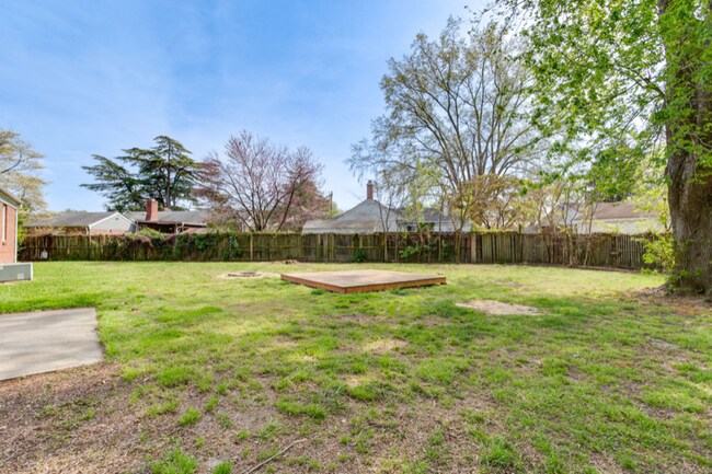 Building Photo - 45 St Albans Dr