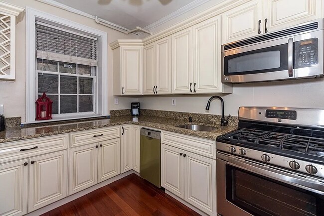 Foto del edificio - 1253 Beacon St