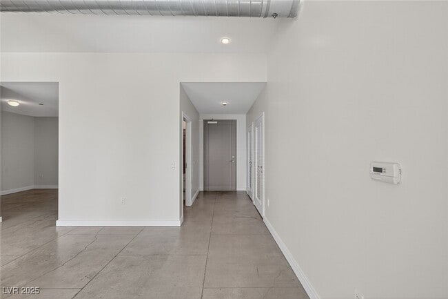 Foto del edificio - 200 Hoover Ave