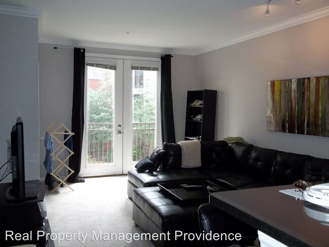 Foto del edificio - 903 Providence Pl