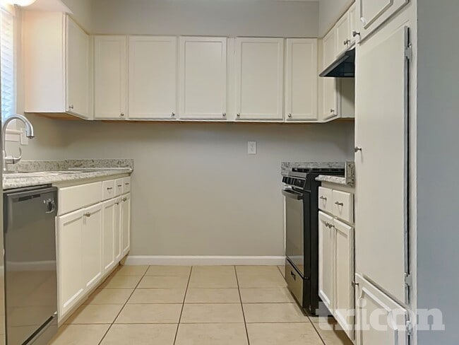 Building Photo - 5503 Jumada Cir