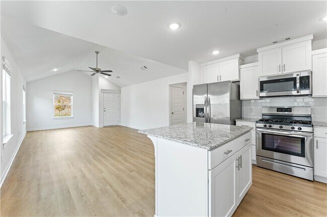 Building Photo - 5943 W Holdcroft Dr