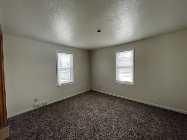 Building Photo - 203 Highridge Ave