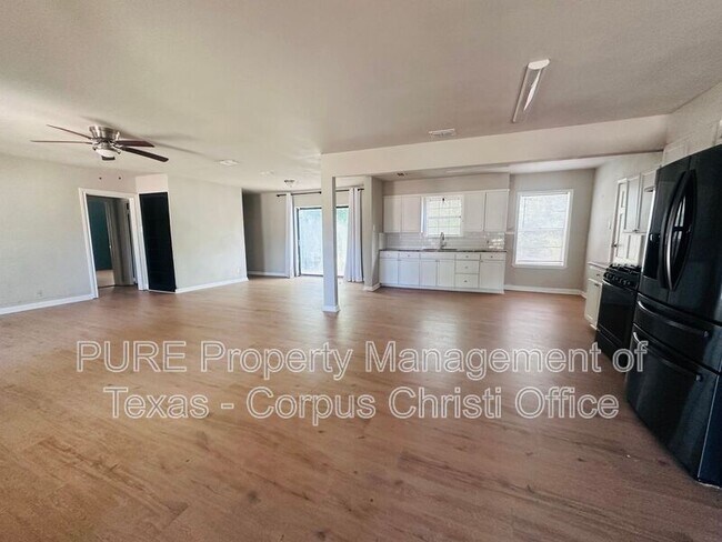 Foto del edificio - 1325 Tyler Ave